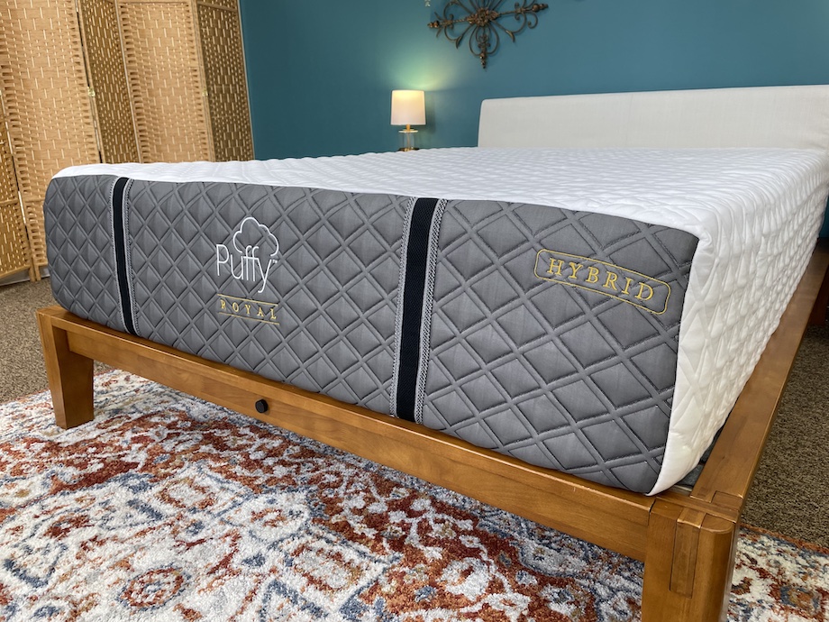 Puffy Royal Hybrid mattress side view